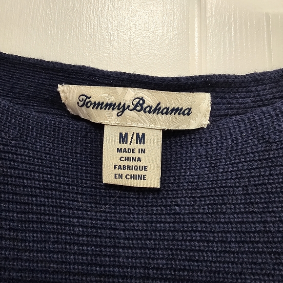 Tommy Bahama blue 💙 sweater - Picture 3 of 5